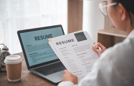 menulis surat lamaran kerja